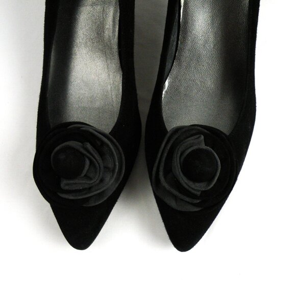 NEW Stuart Weitzman Black/Gray Suede Rosette Pumps 7.5 M - Picture 2 of 7